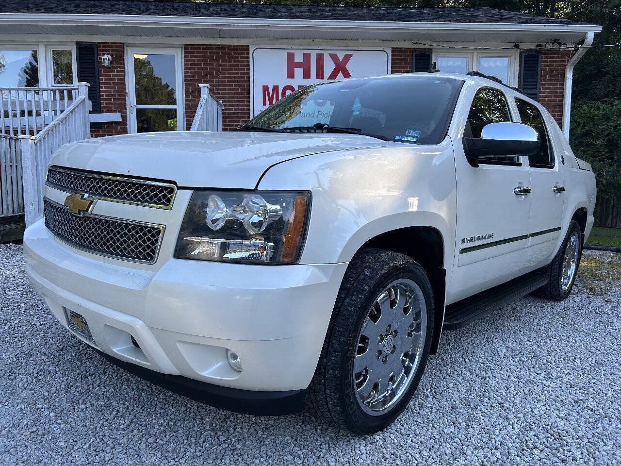 Used 2013 Chevrolet Avalanche LTZ AWD/4WD image 1