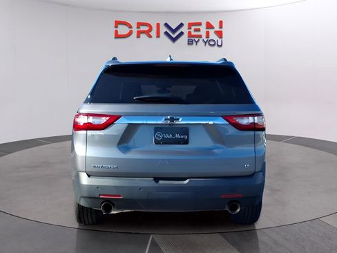 Used 2021 Chevrolet Traverse LT image 6