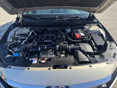 Used 2018 Honda Accord LX image 29