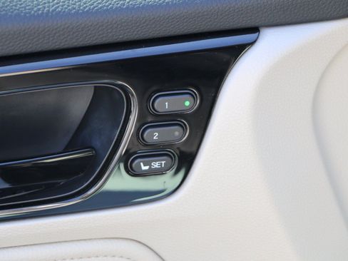 Used 2025 Honda Odyssey Elite image 17