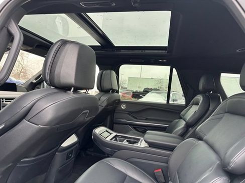 Used 2025 Lincoln Navigator L Reserve w/ Jet Appearance Package AWD/4WD image 19