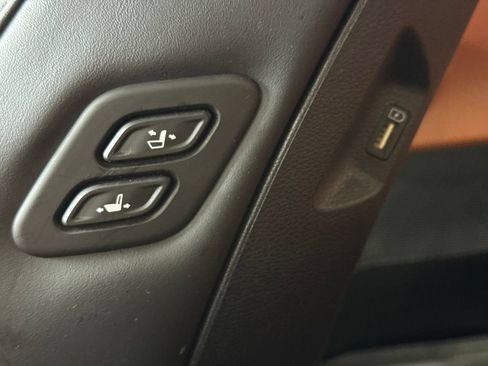 Used 2024 Kia Carnival SX FWD image 16