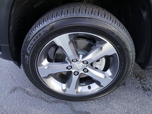 New 2025 Jeep Grand Cherokee L Limited w/ Luxury Tech Group II image 9