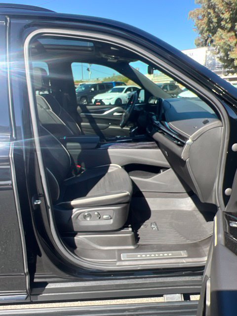 Used 2021 Cadillac Escalade ESV Sport w/ Driver Assist Tech Package AWD/4WD image 20