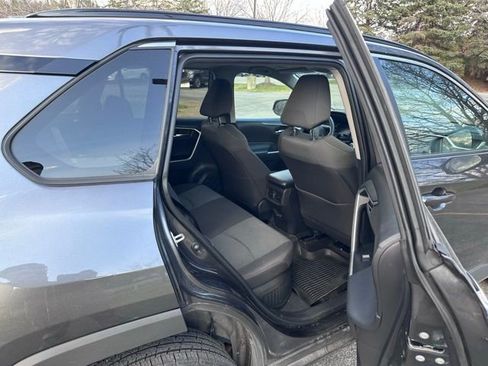 Used 2023 Toyota RAV4 XLE w/ Convenience Package image 9