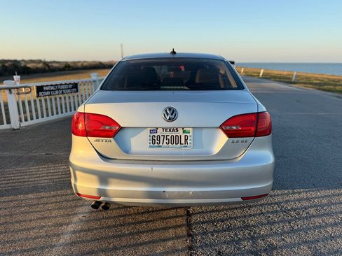 Used 2011 Volkswagen Jetta SE image 6
