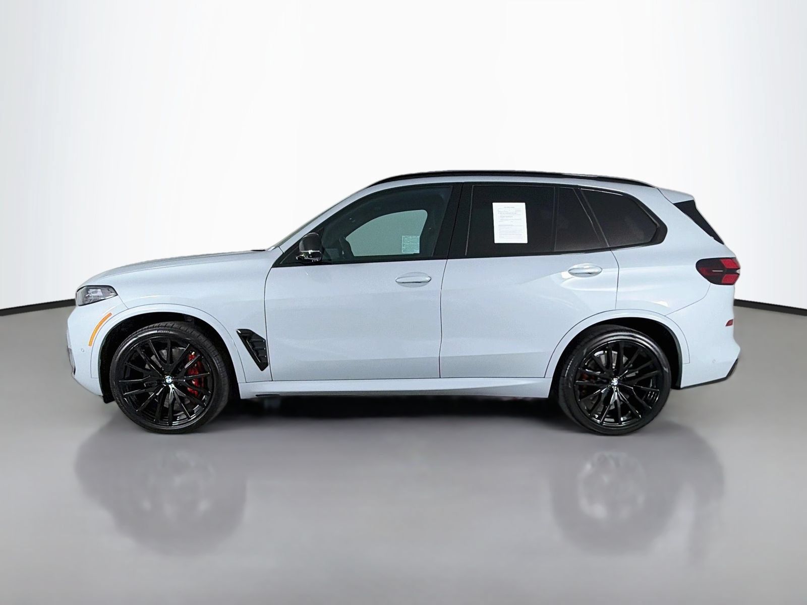 Certified 2025 BMW X5 M60i w/ Climate Comfort Package AWD/4WD image 4