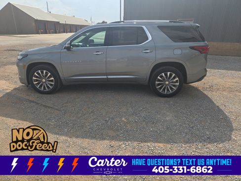 Used 2023 Chevrolet Traverse Premier FWD image 6