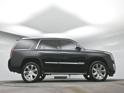 Used 2019 Cadillac Escalade Luxury image 47