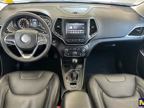Used 2021 Jeep Cherokee Latitude Lux FWD image 16