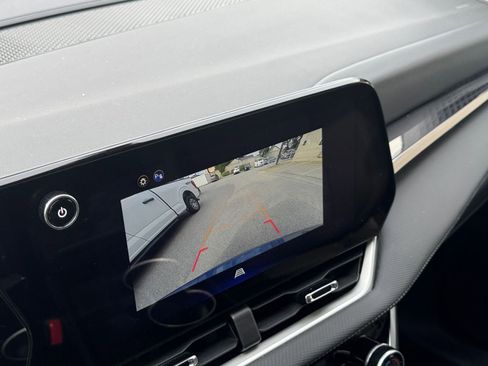 Used 2025 Chevrolet Equinox LT image 17