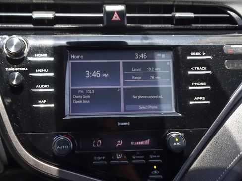 Used 2020 Toyota Camry SE FWD image 26
