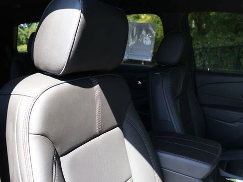 Certified 2023 Chevrolet Traverse RS w/ LPO, Floor Liner Package image 43