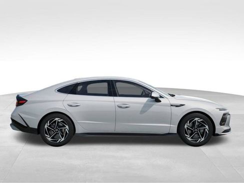 New 2026 Hyundai Sonata SEL image 7