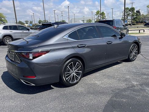 Used 2025 Lexus ES 350 w/ Premium Package image 3