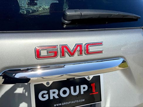 Used 2024 GMC Terrain Denali w/ Denali Premium Package image 9
