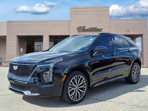 Used 2024 Cadillac XT4 Sport image 1