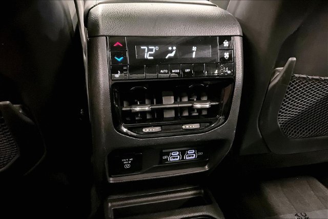 Used 2023 Jeep Grand Cherokee L Limited AWD/4WD image 33