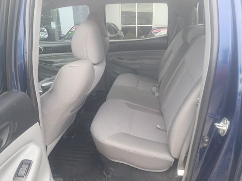 Used 2014 Toyota Tacoma 4x4 Double Cab w/ TRD Sport Package image 5