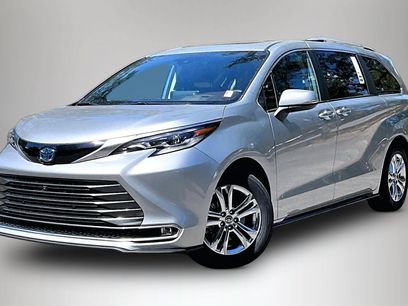 Used 2023 Toyota Sienna Platinum
