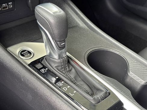 Used 2025 Nissan Altima 2.5 SV FWD image 17