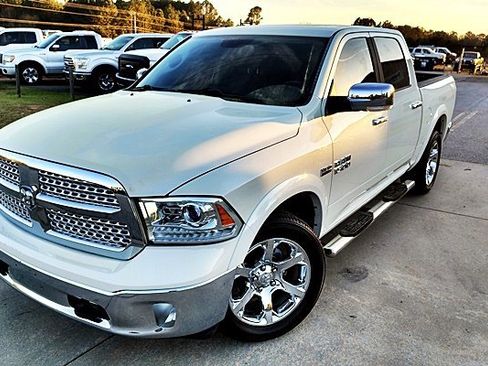 Used 2016 RAM 1500 Laramie w/ Convenience Group image 3