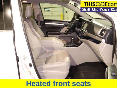 Used 2016 Toyota Highlander XLE w/ Preferred Accessory Package FWD image 27