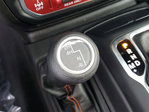 Used 2023 Jeep Gladiator Mojave w/ LED Lighting Group image 35