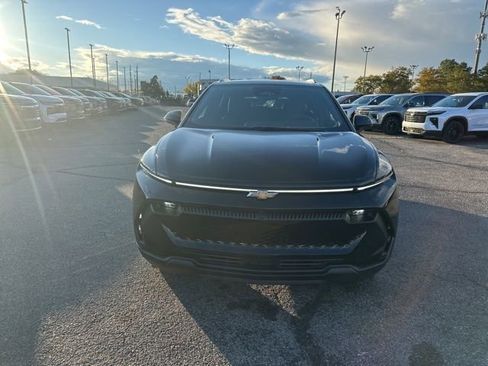 New 2026 Chevrolet Equinox EV LT image 8