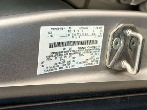 Used 2018 Ford Escape SE image 32