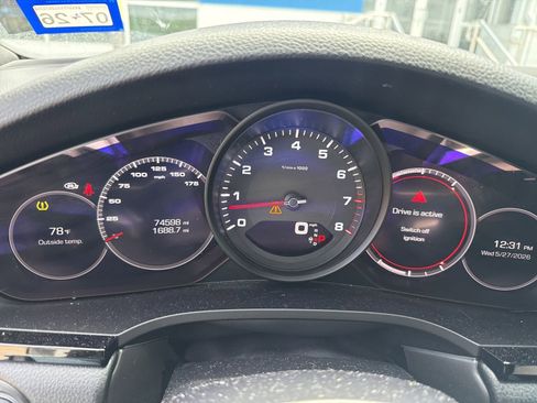 Used 2020 Porsche Cayenne AWD/4WD image 15
