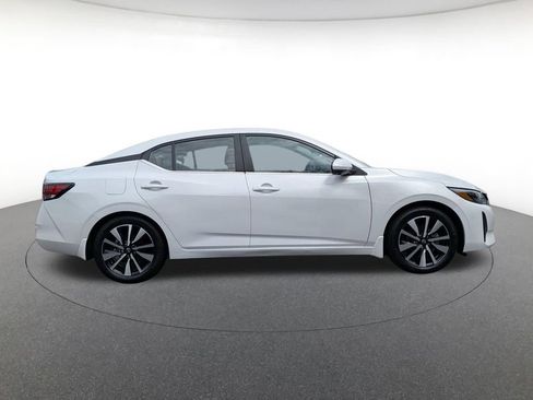 Used 2024 Nissan Sentra SV w/ SV Premium Package FWD image 4
