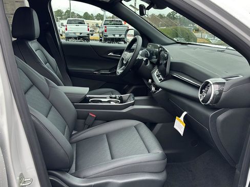 New 2026 Chevrolet Equinox LT w/ Convenience Package II image 10