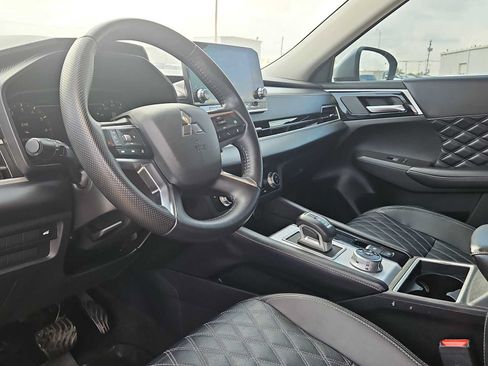 Used 2024 Mitsubishi Outlander SEL FWD image 10