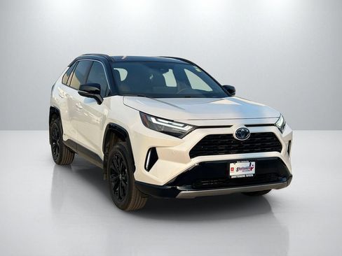 Used 2023 Toyota RAV4 XSE AWD/4WD image 3