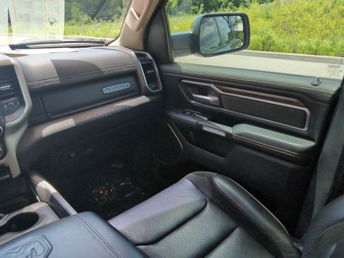 Used 2019 RAM 1500 Laramie AWD/4WD image 15