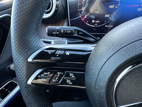 Used 2025 Mercedes-Benz GLC 300 4MATIC image 34