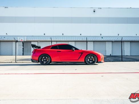 Used 2020 Nissan GT-R Premium w/ Premium Interior Package image 63