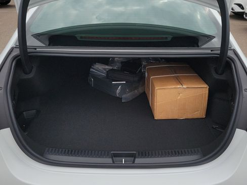 New 2026 Mercedes-Benz E 53 AMG e 4MATIC Sedan image 9