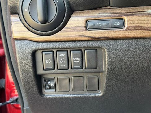 Used 2017 Nissan Titan SL AWD/4WD image 17