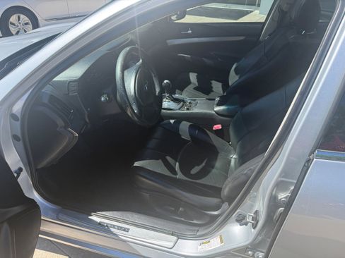 Used 2015 INFINITI Q40 AWD w/ Moonroof Package image 9
