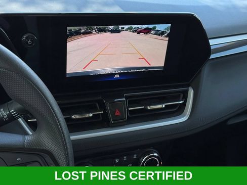 Used 2025 Chevrolet TrailBlazer LT FWD image 16