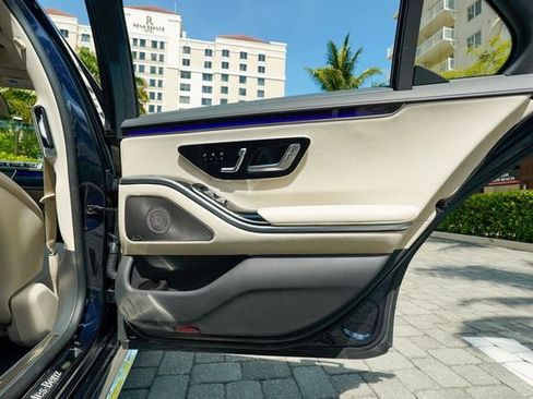 Used 2023 Mercedes-Benz S 500 4MATIC w/ AMG Line image 92