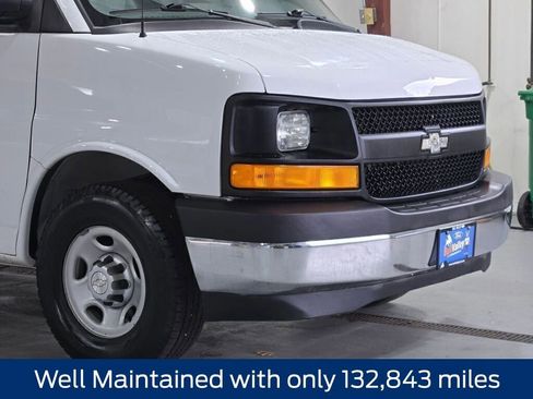 Used 2017 Chevrolet Express 3500 image 2