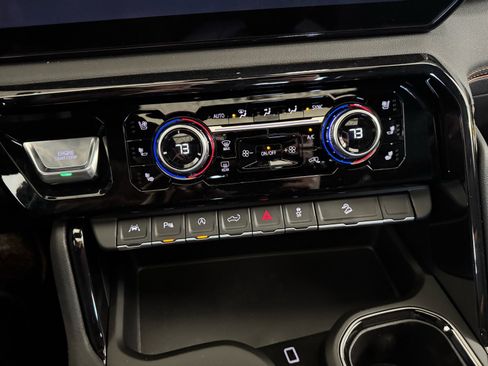 New 2026 GMC Sierra 1500 AT4 w/ AT4 Premium Package AWD/4WD image 23