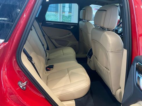 Certified 2024 Porsche Macan S image 30