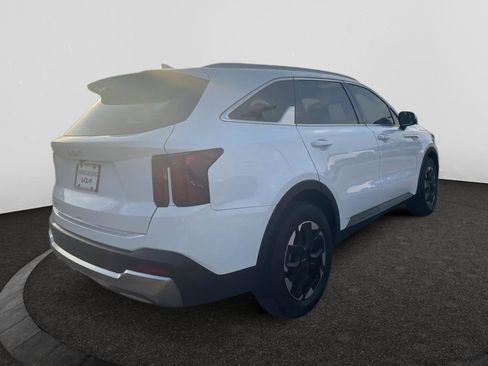 Used 2025 Kia Sorento S image 5