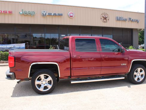 Used 2017 Chevrolet Silverado 1500 LT w/ Texas Edition RWD image 6