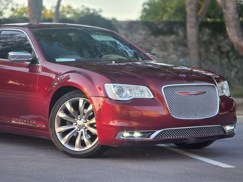 Used 2018 Chrysler 300 Touring w/ Chrome Appearance Package RWD image 40