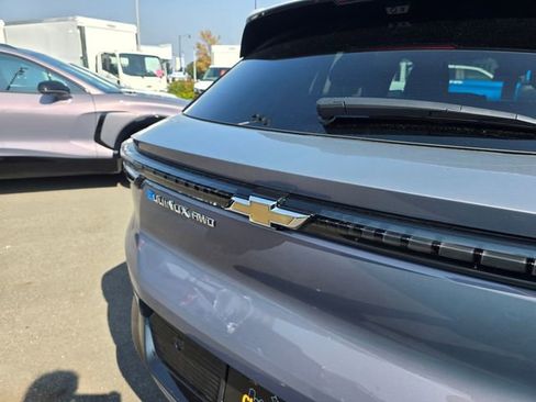 New 2025 Chevrolet Equinox EV LT image 15